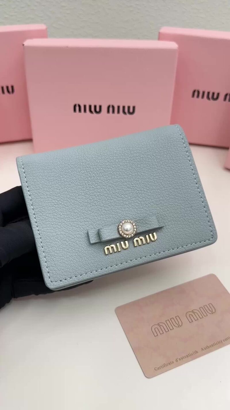 Miu Miu Pesco Petalo Bow Wallet - Image 4