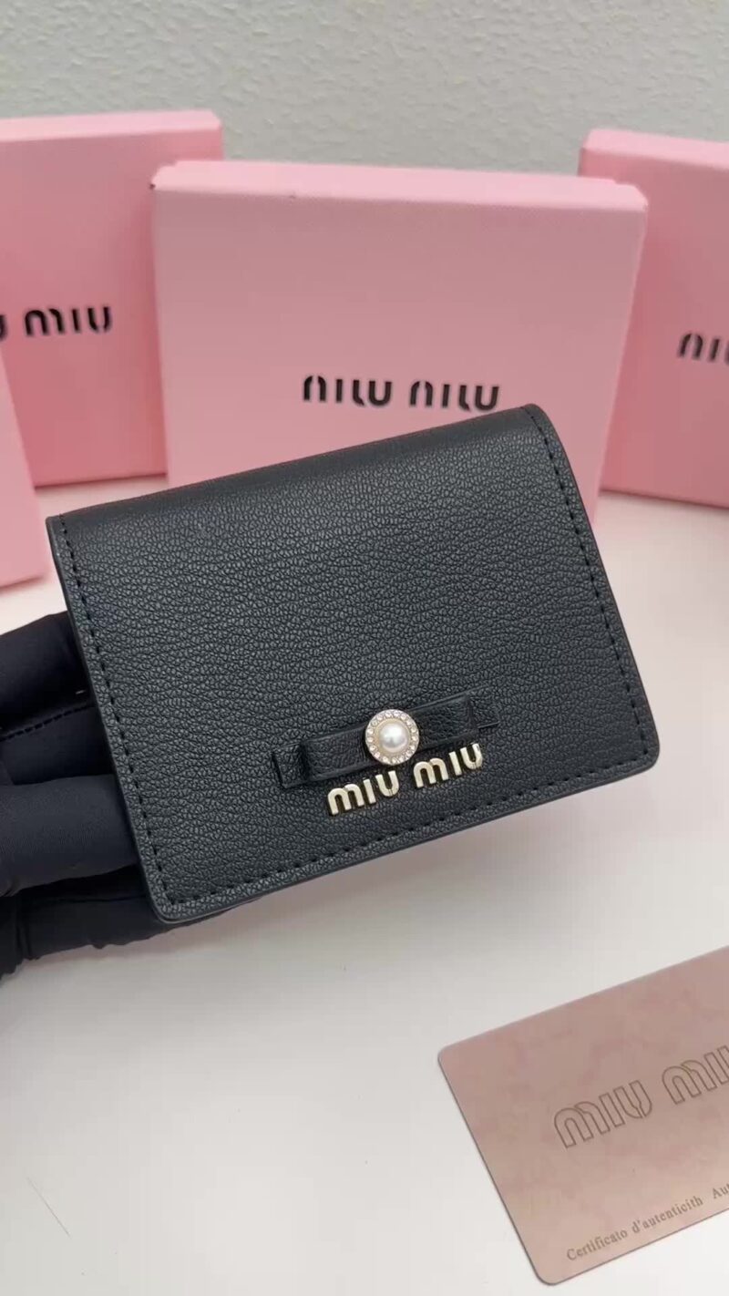 Miu Miu Pesco Petalo Bow Wallet - Image 3